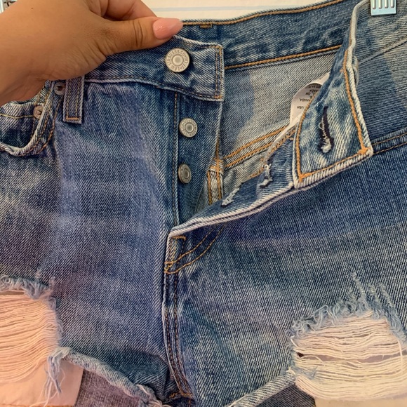 Levi’s cutoff denim shorts - Picture 4 of 4